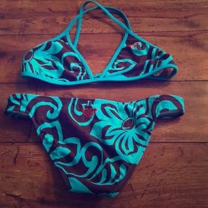 Fun blue Hawaiian print Roxy bikini